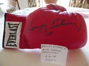 BENJY ESTAVEZ Jr. -BOXING REREREE AUTHENTIC AUTOGRAPHED EVERLAST GLOVE 6-6-14 - Picture 1 of 2
