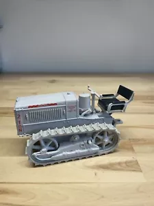ERTL CATERPILLAR 1928 TIPO TRATTORE BINARIO 2 TONNELLATE SCALA 1/16 - Foto 1 di 6