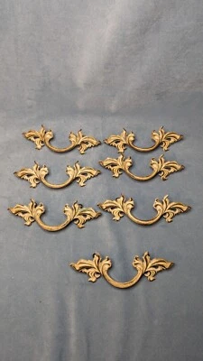 Juego de 7 tiradores de latón para muebles provinciales franceses de 6" de largo/3" tornillos Btw ~ década de 1950 Foto 1 de 4
