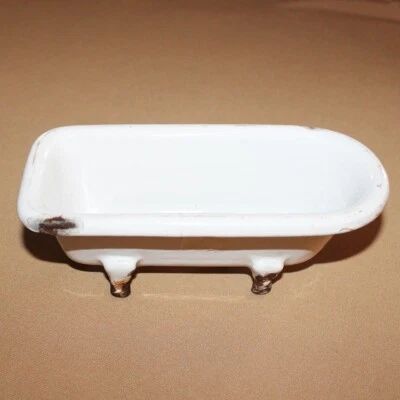 Ancienne petite baignoire pour poupée en tôle émaillée - Photo 1/4