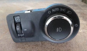 Holden Cruze JH 11-17 Headlight Switch - Picture 1 of 3