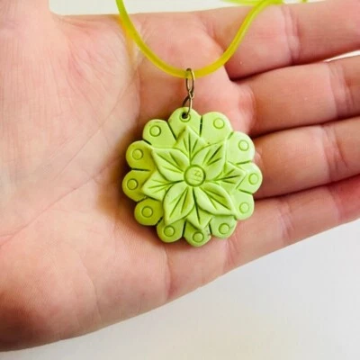 90s Necklace Carved green Turquoise stone flower Collar sterling 925 clasp 16"L - Image 1 of 4