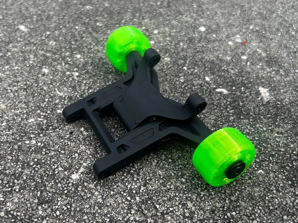 Ruedas Wheelie para vehículos Arrma 3S y 4S (juego de 2) #AR320420 y ARA320629 Foto 1 de 1