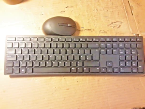DELL KB3121Wp Wireless Cordless UK Keyboard WITH MOUSE + USB RECEIVER - Picture 1 of 13