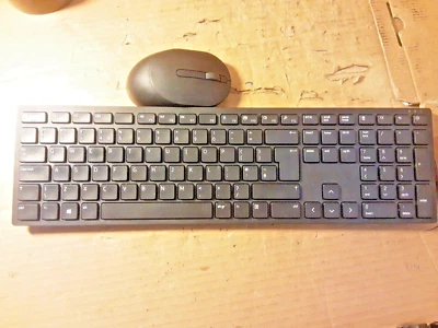 DELL KB3121Wp Wireless Cordless UK Keyboard WITH MOUSE + USB RECEIVER - Image 1 of 4
