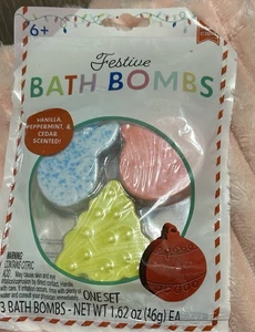 Festive Bath Bombs - 3 Qty Vanilla, Peppermint, Cedar Scented - Picture 1 of 1