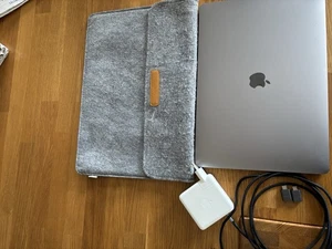Apple MacBook Pro 2016 Space Grau Intel Core I7 16GB RAM 1TB SSD Top Zustand! - Bild 1 von 12
