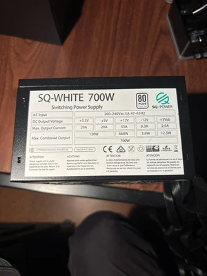 SQ-WHITE 700W ATX Netzteil – 80 Plus EU – Voll funktionsfähig - Bild 1 von 4