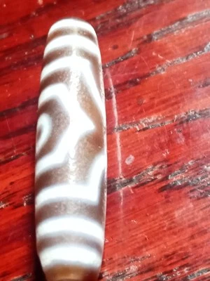 Pre-1800s Indo/Tibetan Old Agate 3 Eye Motif Dzi Bead 13*58mm - Image 1 of 4