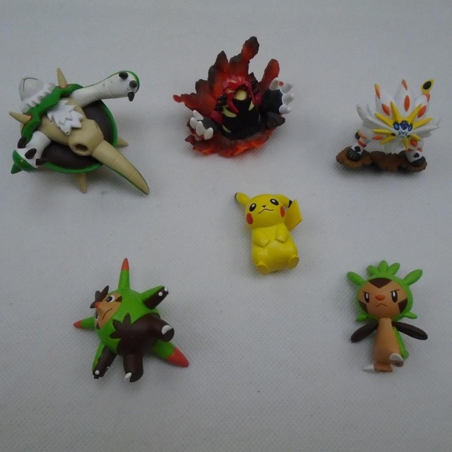 Lote com Seis Brinquedos Pokemon