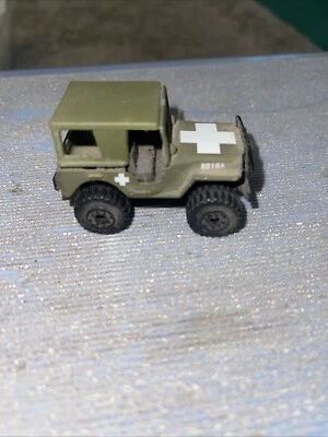 Vintage 1996 Matchbox Jeep 4x4 with canopy olive army green white star 1:59 MB95 - Image 1 of 4