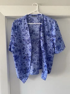 Vintage M.T. designs blue button up floral blouse one size adjustable back - Foto 1 di 8