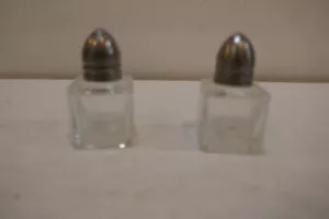 Vintage kleines Glas mit Silberdeckel Alltag Salz & Pfefferstreuer - Bild 1 von 4