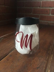 STEMLESS WINE GLASS "M" Plastic w/Lid Portable FUN Monogrammed 18oz Summer Party - Picture 1 of 10