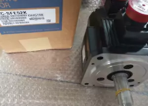 1PC MITSUBISHI SERVO MOTOR HC-SFE52K HCSFE52K NEW FREE EXPEDITED SHIPPING - Picture 1 of 1