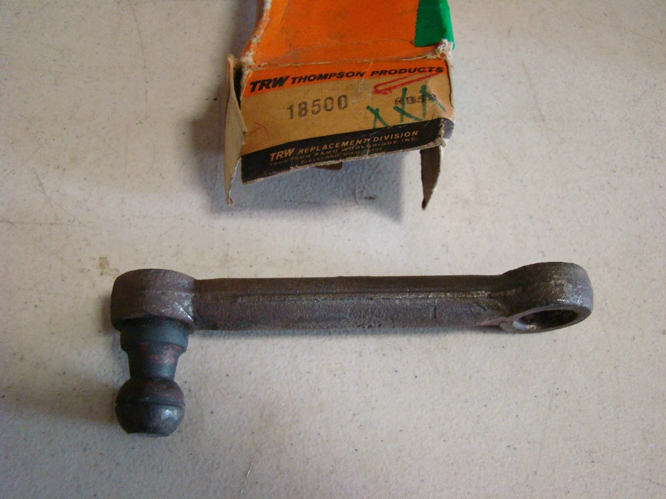 1961 1962 Pontiac Bonneville Grand Prix рычаг холостого хода поддержка 5672925 NORS новый из старых запасов  - Изображение 1 из 4