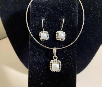 Silpada 925 Silver Square Fresh Water Pearl Button Earrings & Pendant Set W1394 - Image 1 of 4