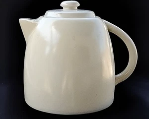 2012 Starbucks Ivory Light Beige Ceramic Teapot Tea Coffee Pot With Lid 25 oz - Picture 1 of 18