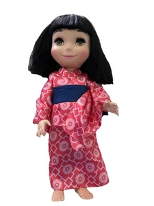 DISNEY Parks COLLECTION IT'S A SMALL WORLD Ride Collectible JAPAN DOLL - Picture 1 of 11