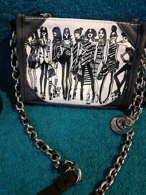 IZAK-SAVE THE BEES BAG -15cms x 12cms-120cm STRAP-  BAG IN EXCELLENT CONDITION - Image 1 of 4