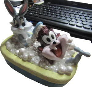 Lonley Tunes Tasmanischer Teufel mit Bunny in der Wanne Original - Bild 1 von 3