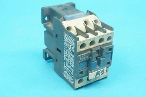 Telemecanique LC1D1810P7 3 pole contactor 230VAC 50/60Hz coil + 1NO contact 32A - Picture 1 of 4