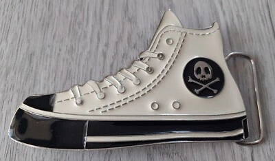 Hebilla de cinturón COMO ZAPATO CON LOGO DE CALAVERA Y HUESOS, talla 10,8 x 6,6 cm, usado, China Foto 1 de 4