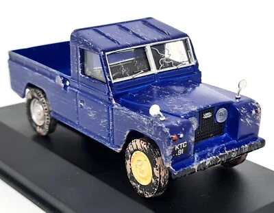 Vanguards 1/43 Land Rover Pick Up Weathered Blue 07606 Diecast Model Car  - Image 1 of 4