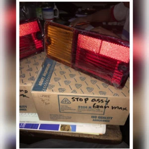 Daihatsu Hijet PAIR Rear Tail light Assembly Fits S80P S81P S82P S83P some S110P - Picture 1 of 5