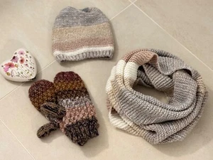 s. Oliver Paket 3 tlg. Damen Strick-Mütze & Strick-Loop & Fäustlinge Handschuhe - Bild 1 von 1