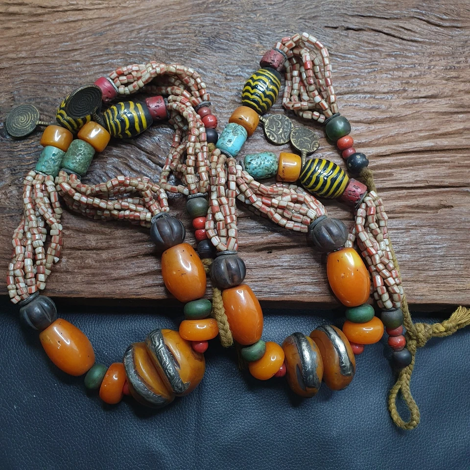 Collar vintage único hecho a mano de resina ámbar y cuentas de vidrio 271 g Foto 1 de 4