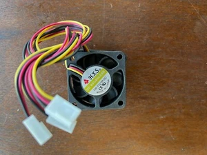 HXS 40x40 mm 12V DC  3-Pin Brushless Super Quiet Cooling Fan - Picture 1 of 4