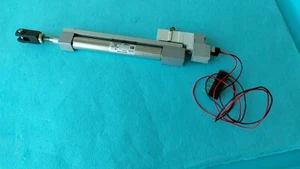 Cilindro de aire alimentador GSM universal SMC CVJ5D12-G0551-65 NOS cantidad - 1 pieza - Imagen 1 de 8