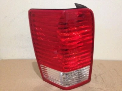 Luz trasera izquierda conductor Chrysler Aspen 2007-2008-2009 OEM Foto 1 de 4
