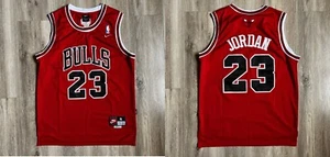 Camiseta de baloncesto retro de los Chicago Bulls talla S # 23 Michael Jordan - Imagen 1 de 1