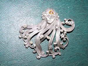 GÖTTIN ASTERIA GROSSE VINTAGE ANSTECKNADEL BROSCHE SIGNIERT JJ 1980er JUGENDSTIL - Bild 1 von 2