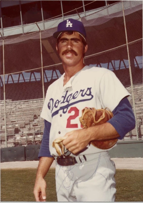 БИЛЛ «БИЛЛИ БАКС» БАКНЕР — ФОТОГРАФИЯ С АВТОГРАФОМ - Изображение 1 из 1