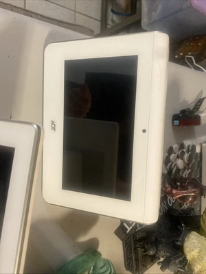 Panel de control de seguridad todo en uno con comando de pantalla táctil ADT 7” ADT7 AIO Foto 1 de 2