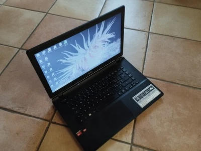 Acer Aspire ES 15 - Immagine 1 di 4