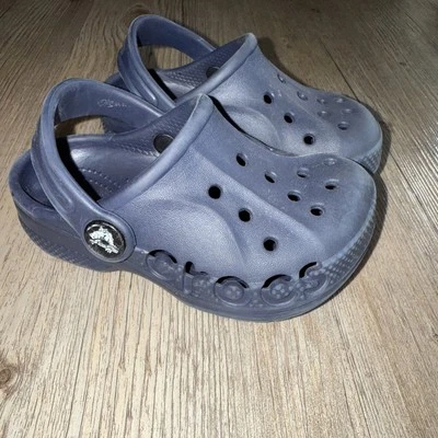 Zuecos sin cordones Crocs para niños pequeños talla C 6 bebé azul marino zapatos informales niño/niña Foto 1 de 4