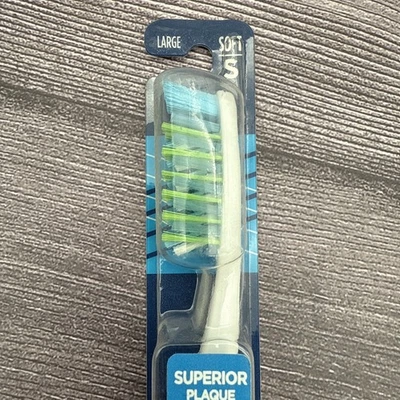 Oral-B Cross Action Bristles Soft Toothbrush LARGE Indicator 60 -colors may vary - Image 1 of 4