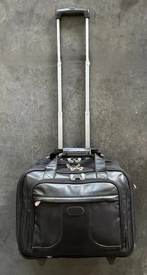 McKlein EE. UU. Clinton Nylon Desmontable Ruedas 17" Estuche para Laptop Foto 1 de 4