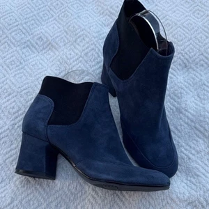 Stivaletti Naturalizer scamosciati navy taglia 7 - Foto 1 di 9
