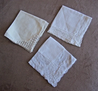 3 pañuelos de boda blancos de lino y algodón con bordes de encaje de ganchillo en esquina damas de honor VER Foto 1 de 4