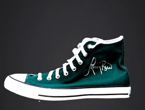 Von Larry Bird signierter Converse Schuh Larry Bird Hololgram und JSA WB399581 - Bild 1 von 9