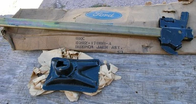 Nuevo PARACHOQUES GATO Y SOPORTE FORD LTD 1972-78 GALAXIE MERCURY GRAN TORINO RANCHERO Foto 1 de 4