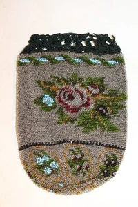 VINTAGE FLORAL GLASPERLEN ABSEHEN FLAPPER GELDBÖRSE MIT HÄKELÖFFNUNG & SEIDE - Bild 1 von 9