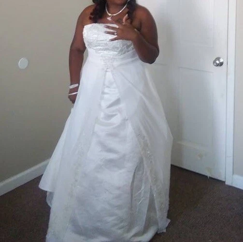 David'S BRIDAL 婚礼礼服象牙色 16W 码带面纱和懒人鞋 — 第 1/4 张图片