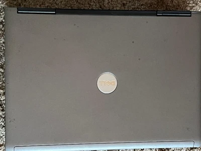 Laptop Dell Latitude D630 Intel Core 2 Duo 80 GB HDD 2 GB de RAM Foto 1 de 4