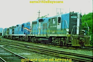 ORIGINAL SLIDE BOSTON & MAINE RR GP9 1749 WORCESTER MASS 1975 - Picture 1 of 1